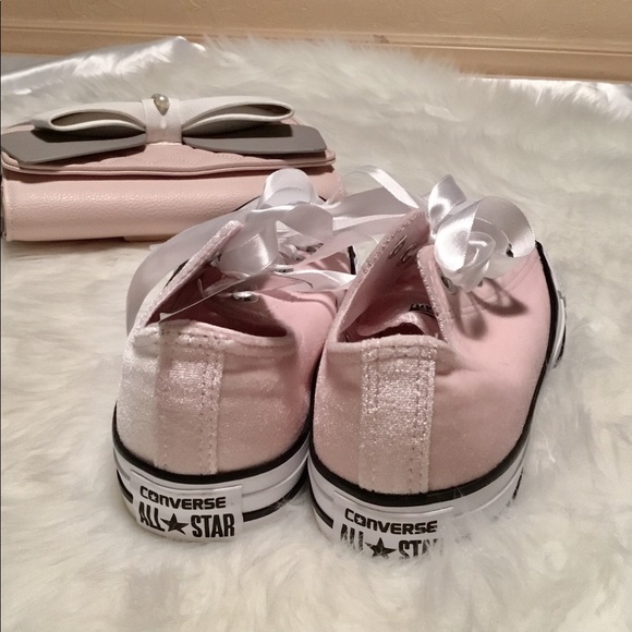 Converse-Pink Velvet - Picture 4 of 7